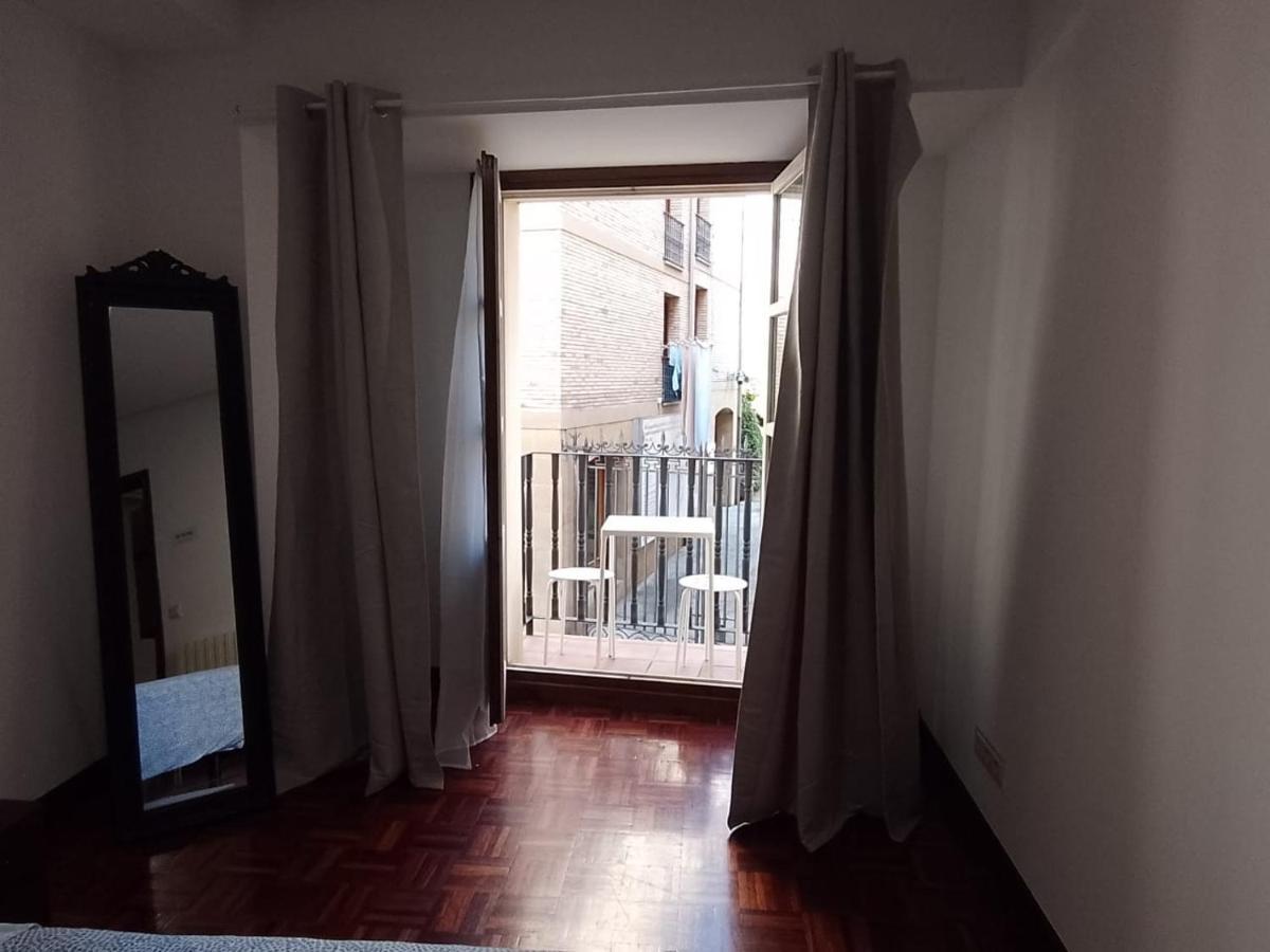 Casa Caminante - Habitacion Lägenhet Pamplona Exteriör bild