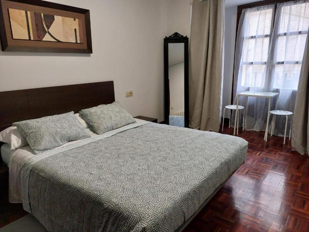 Casa Caminante - Habitacion Lägenhet Pamplona Exteriör bild